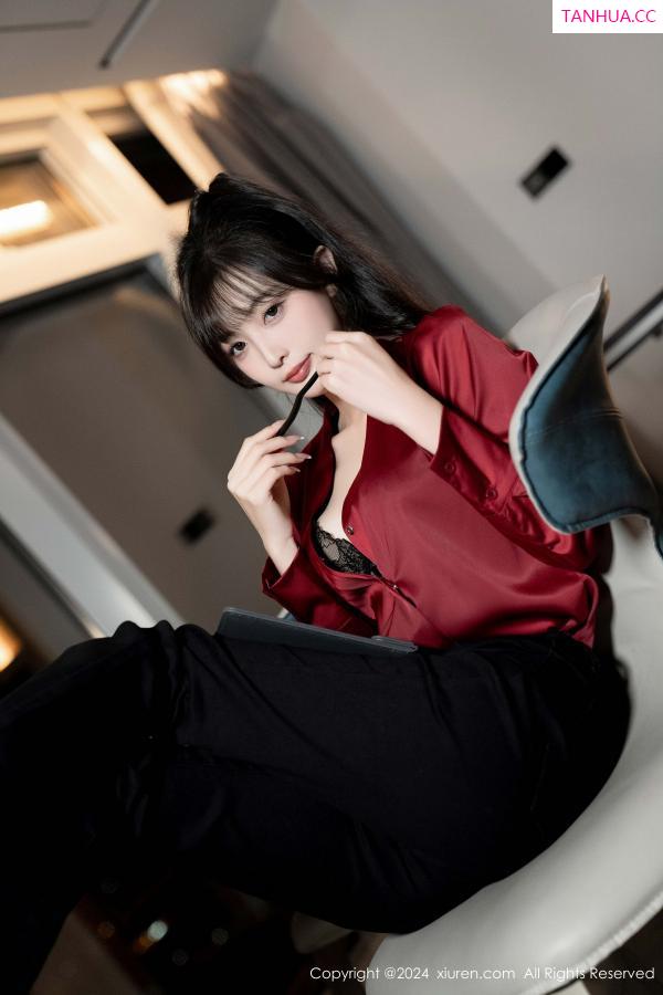 林星阑  [XiuRen]高清写真图 2024.10.16 No.9299 林星阑 黑丝美腿第26张图片
